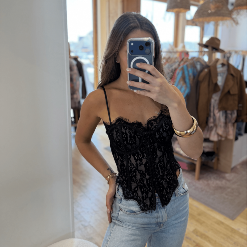 Corset blanc en dentelle